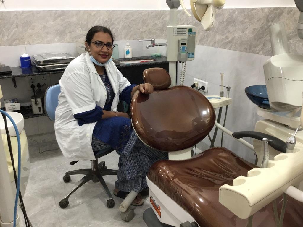 Dr. Jyoti Aggarwal at Central Poly Clinic Chairside Operatory Setup