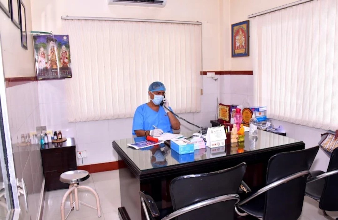 Dr. Rajeev Gulati's private patient consultation chamber
